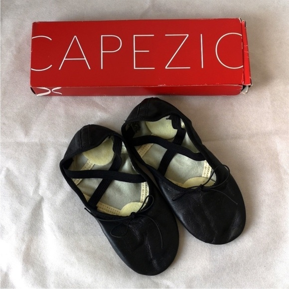 CAPEZIO black leather ballet shoe flat JULIET ll 7M - Picture 4 of 6